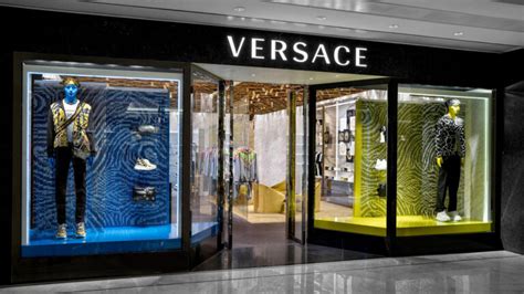 versace posizioni aperte|versace online shop.